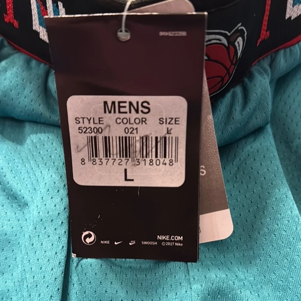 Nike NBA Numbered #50 Vancouver Grizzles Retro 90s Vintage Basketball Shorts